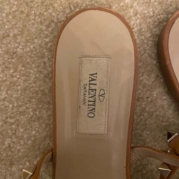 Brown valentino sandals with gold studs - Picture 3 of 4